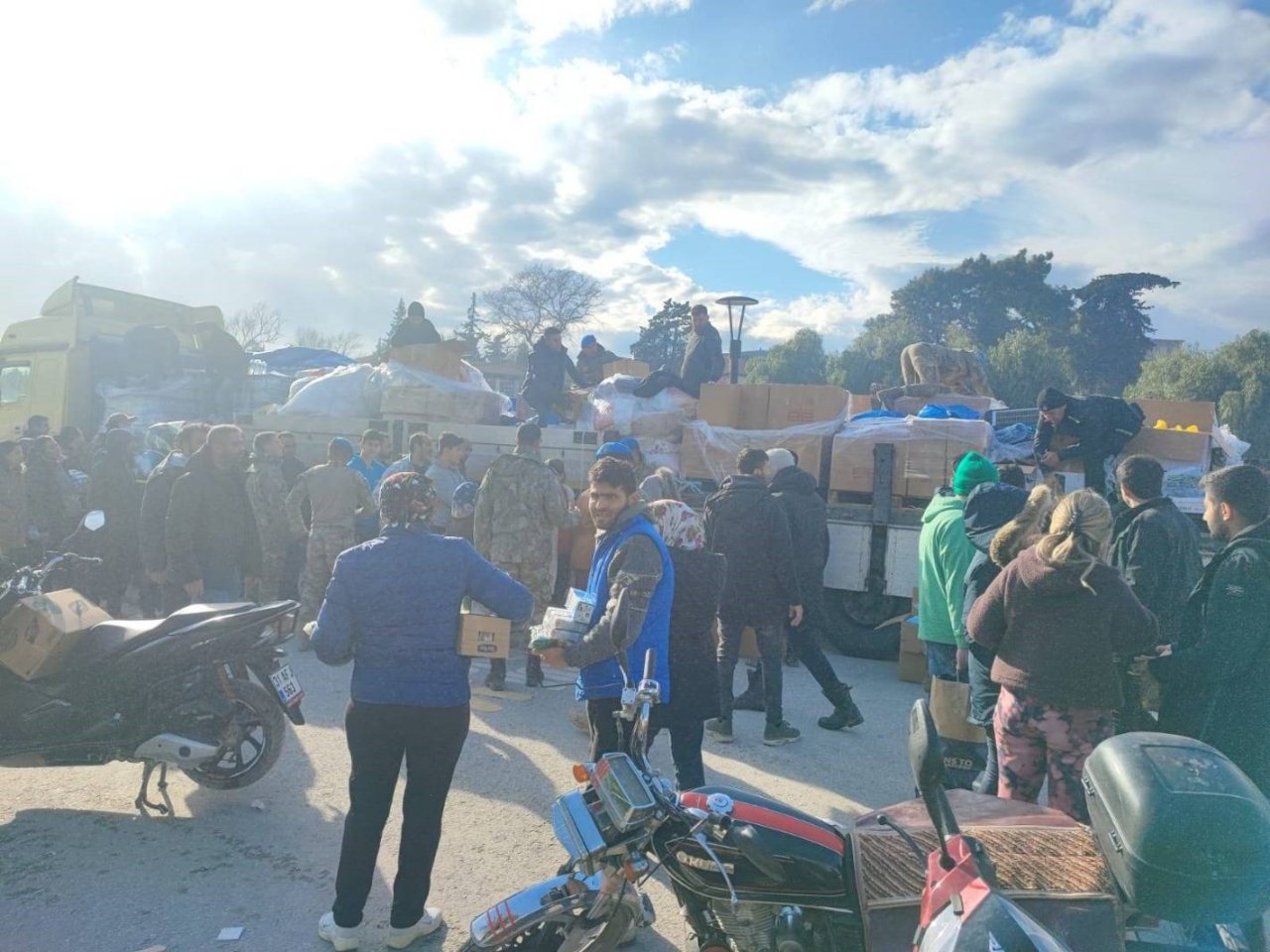 MSB: “Komando Tabur Komutanlığımız erzak dağıtımına devam ediyor”