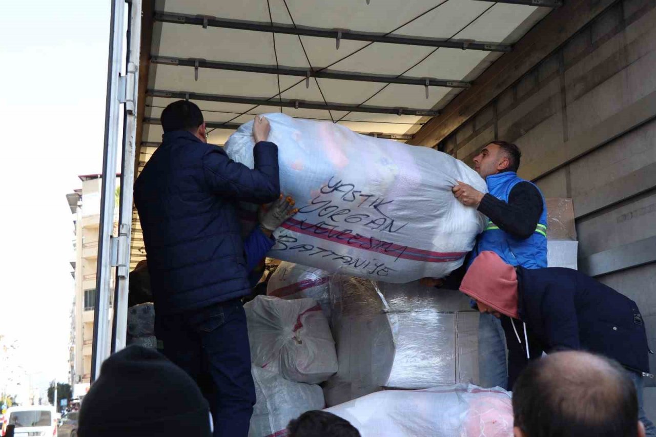 Nazilli’den 117’nci yardım aracı deprem bölgesine gönderildi