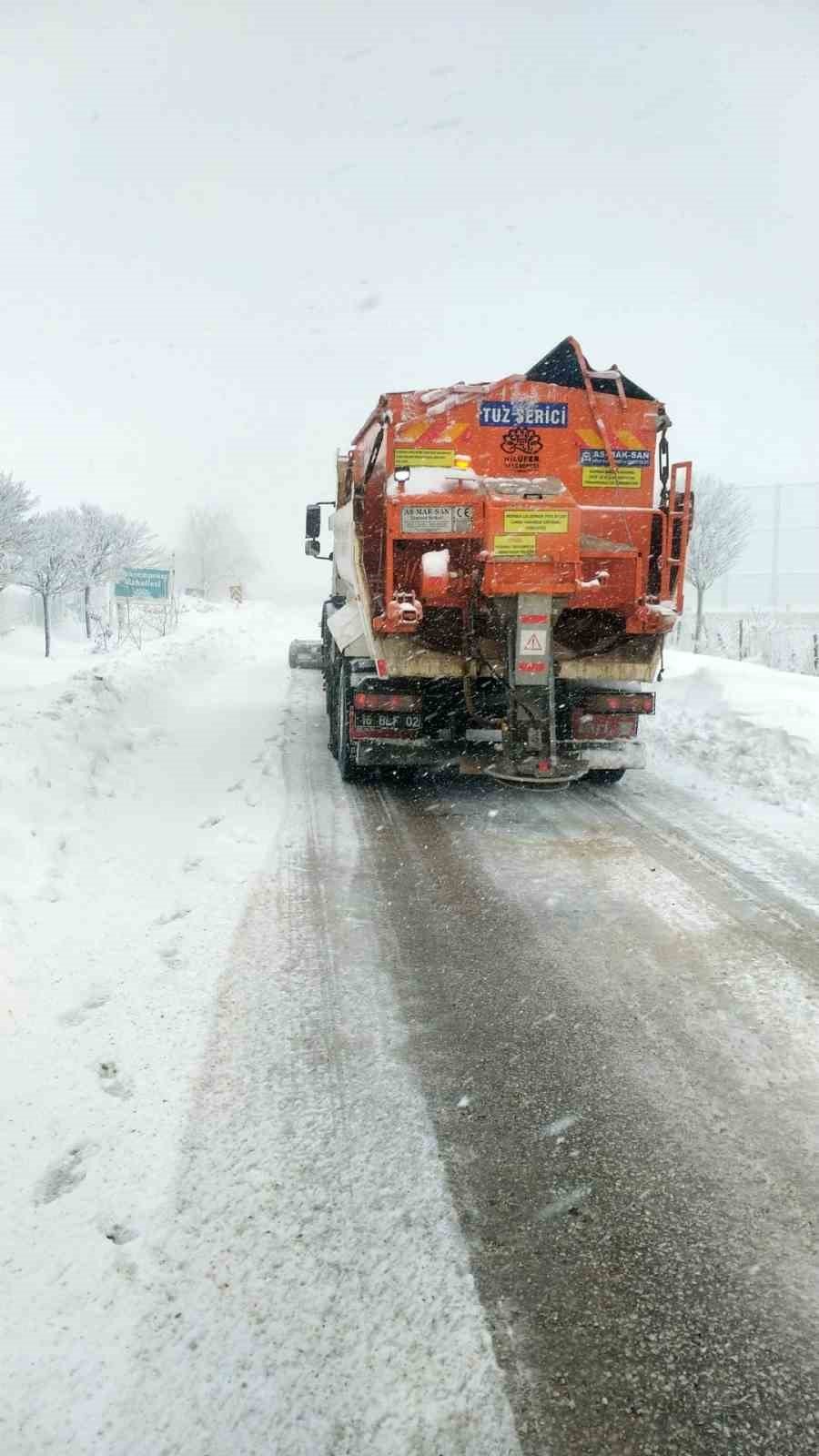 Nilüfer’de 40 mahallede karla mücadele çalışması yapıldı