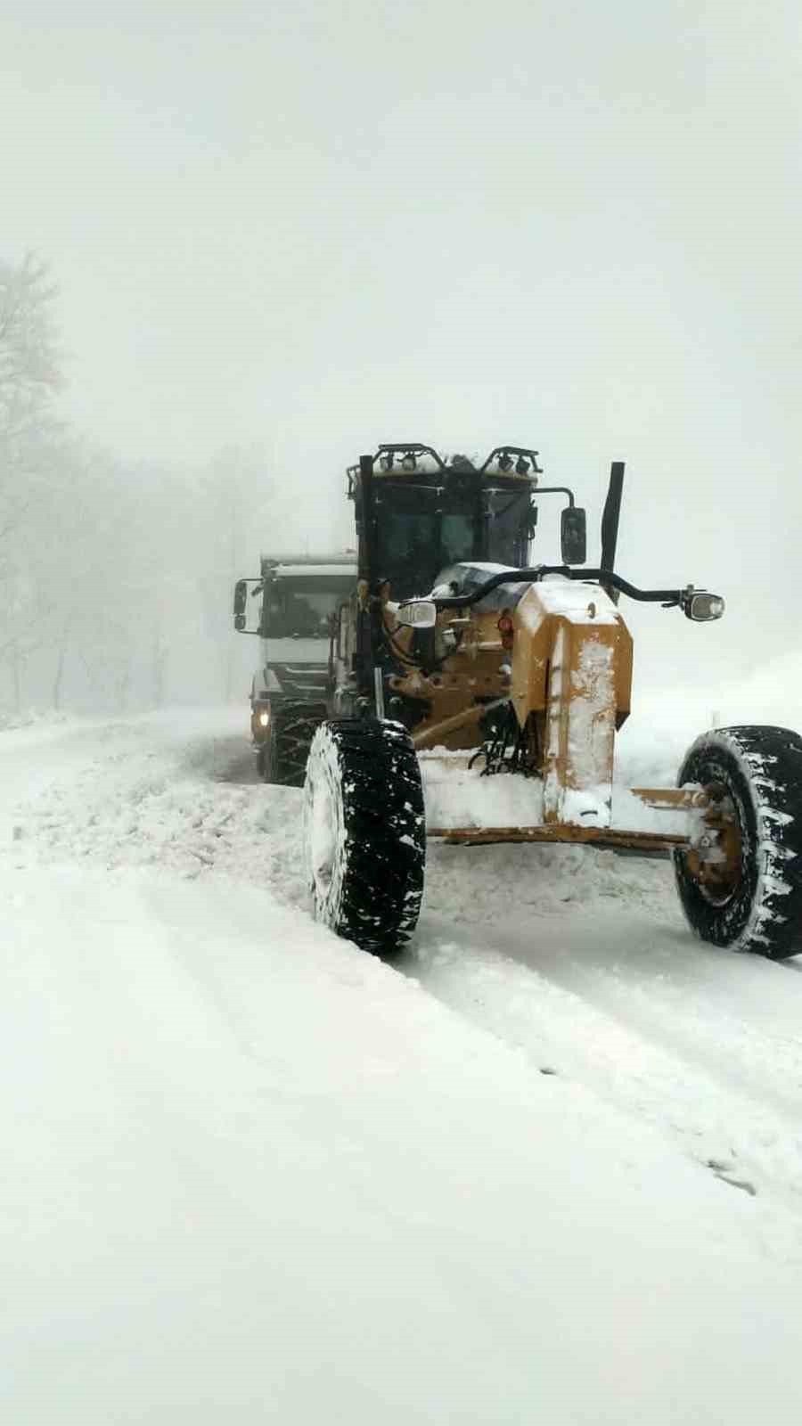 Nilüfer’de 40 mahallede karla mücadele çalışması yapıldı