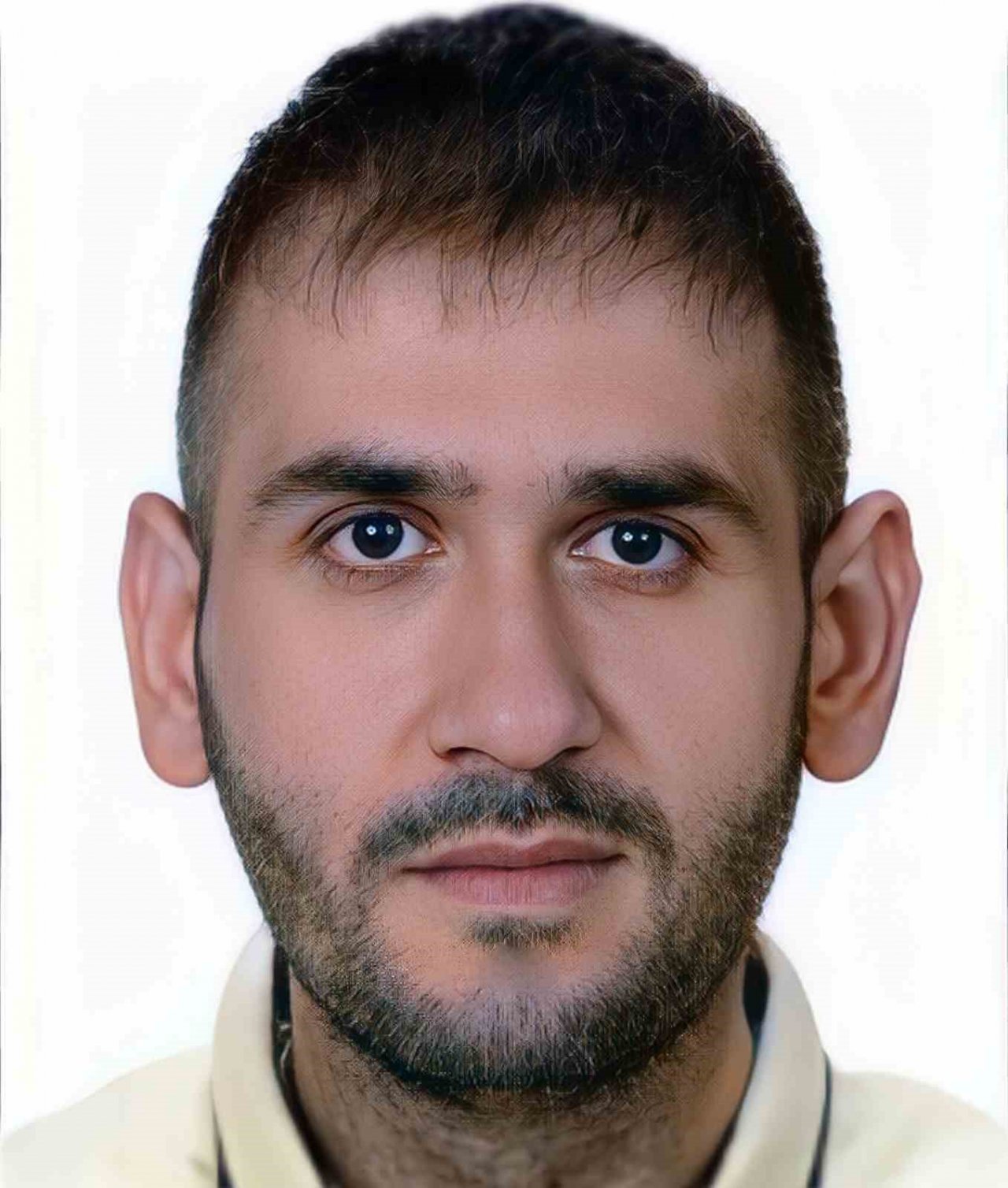 19 yaşındaki genç ablasını ve erkek arkadaşını öldürüp kendini ihbar etti