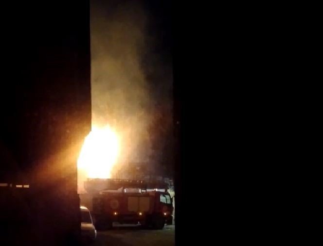 Metruk bina alev alev yandı: 2 ölü