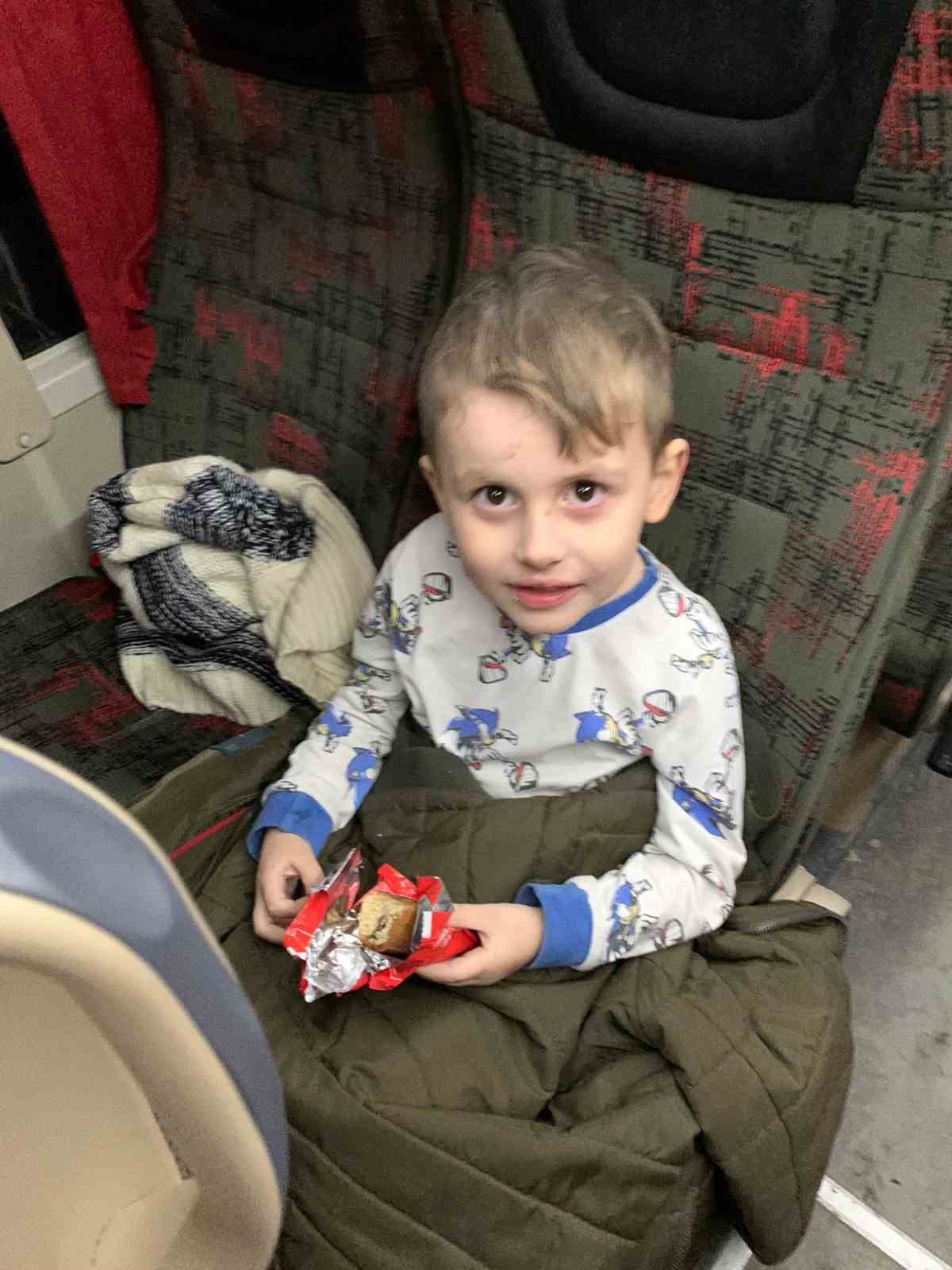 Üsküdar Belediyesi ekipleri, Ukraynalı anne ve 4 yaşındaki oğlunu 36 saat sonra enkazdan çıkardı