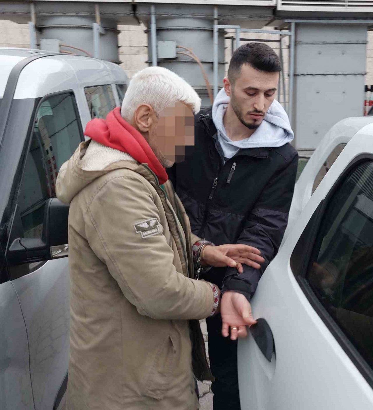 Televizyon tamircisinin sokakta ölü bulunması olayı ile ilgili bir kişi tutuklandı