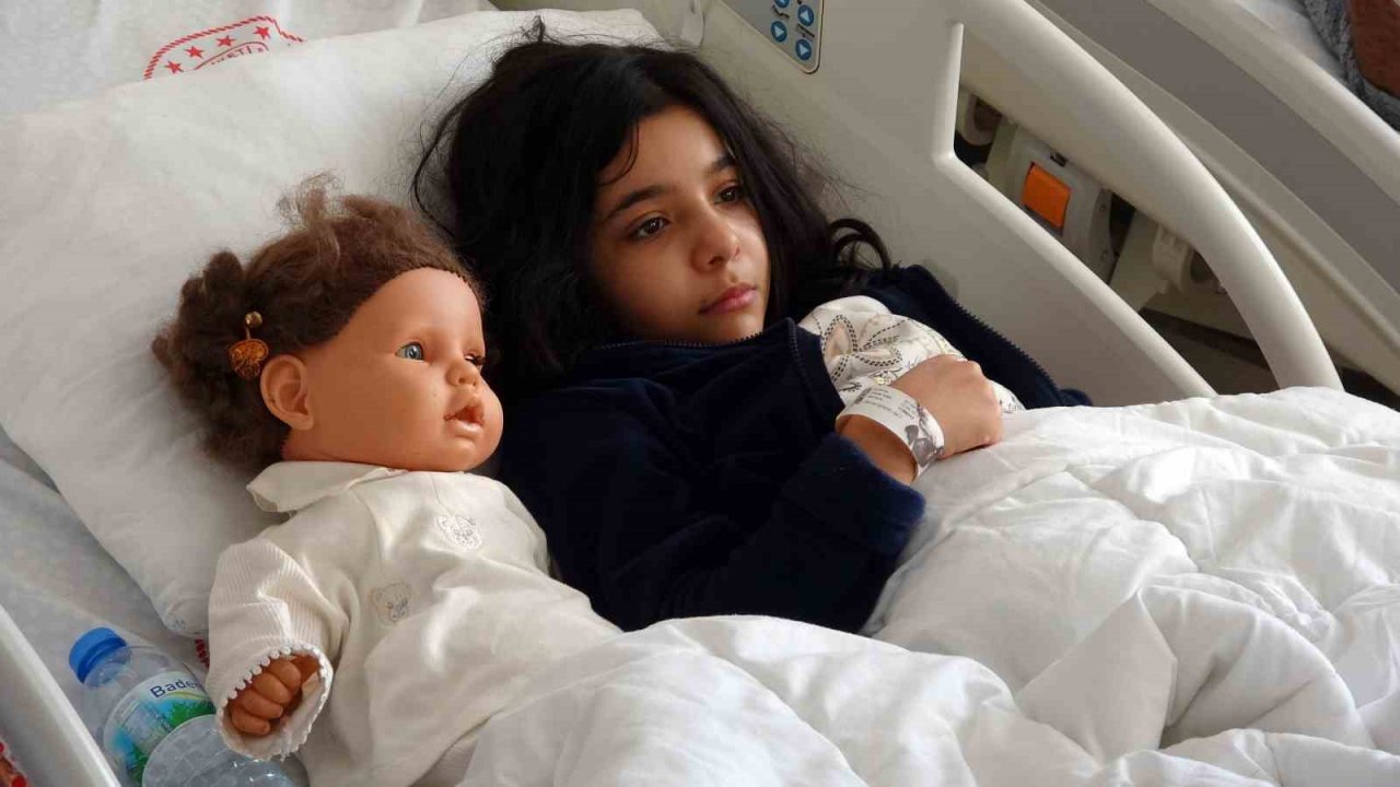 Enkaz altından kurtarılan depremzede: "Biz kurtulduk ama Adıyaman silindi, geçmişimiz silindi”