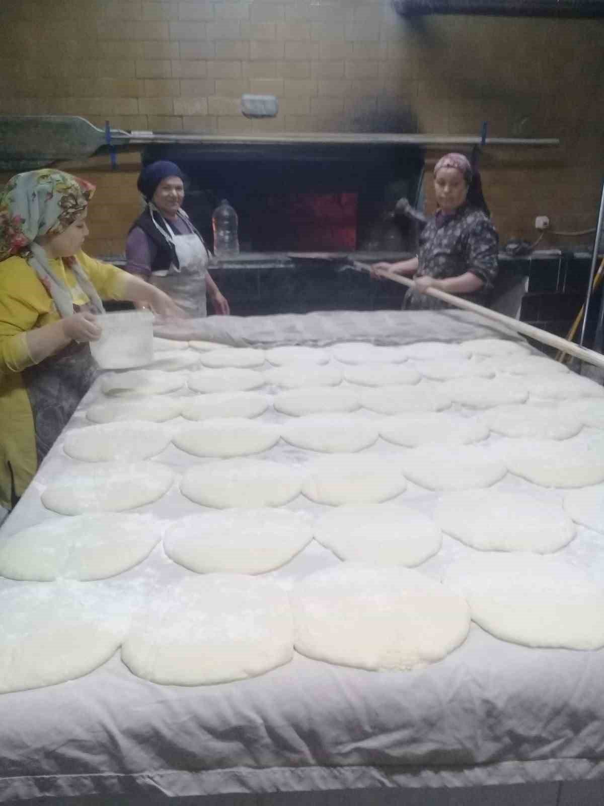 Köylü kadınlar depremzedeler için seferber oldu