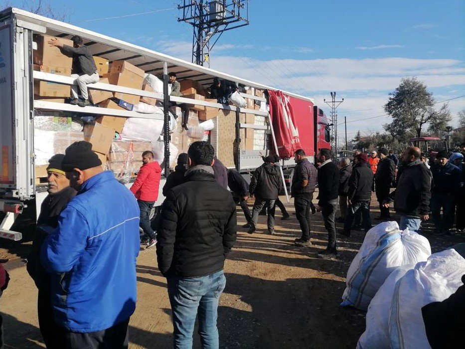 Yenimahalle Belediyesi’nden deprem bölgelerine yardım