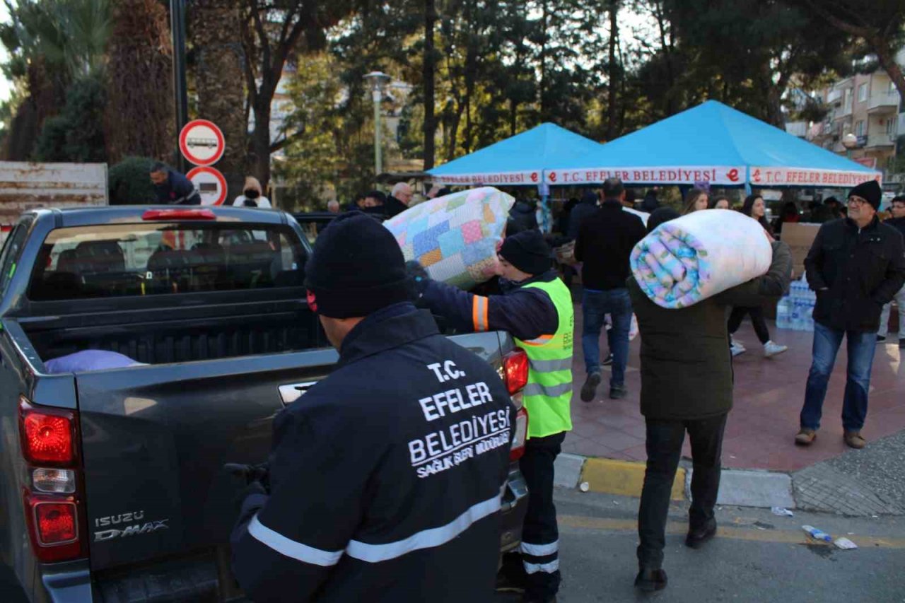 Aydınlıların depremzedeler için seferberliği 5’inci gününde de devam ediyor