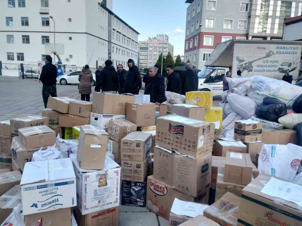 Aydın Milli Eğitim ailesi tek yürek deprem bölgesinde