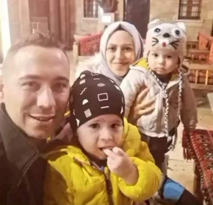 Depremde hayatını kaybeden aile Dursunbey’de toprağa verildi