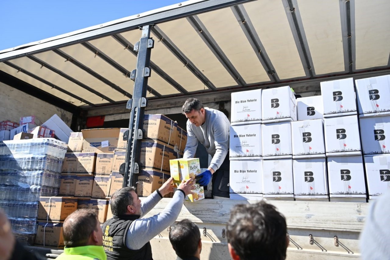 Balıkesir’den deprem bölgesine 252 tır dolusu yardım