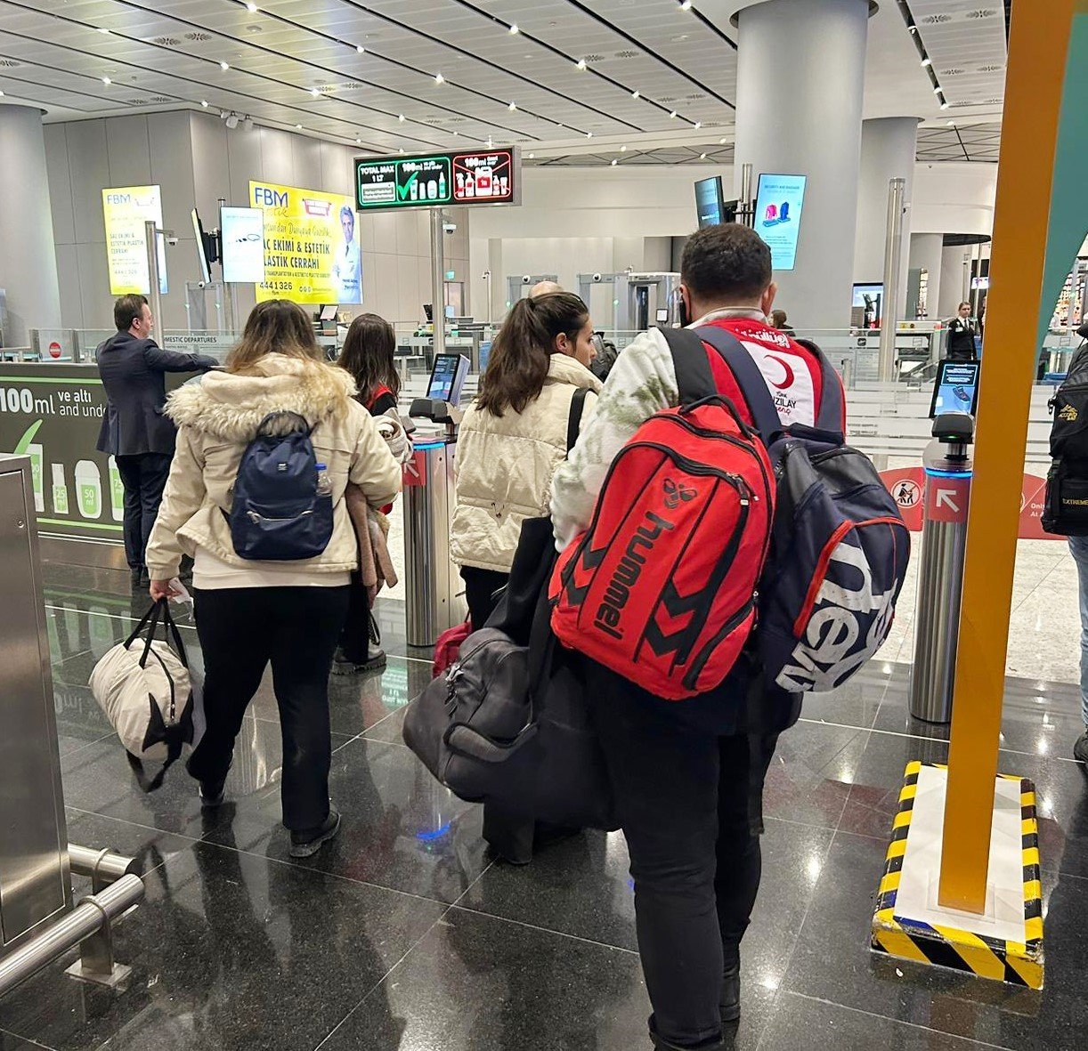 Beşiktaşlı futbolcular, Gaziantep’e özel uçak gönderdi