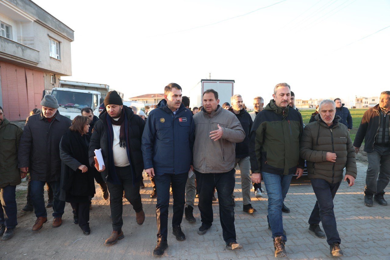 Çevre, Şehircilik ve İklim Değişikliği Bakanı Kurum: "Devlet-millet el ele inşallah bu afetin altından kalkacak"