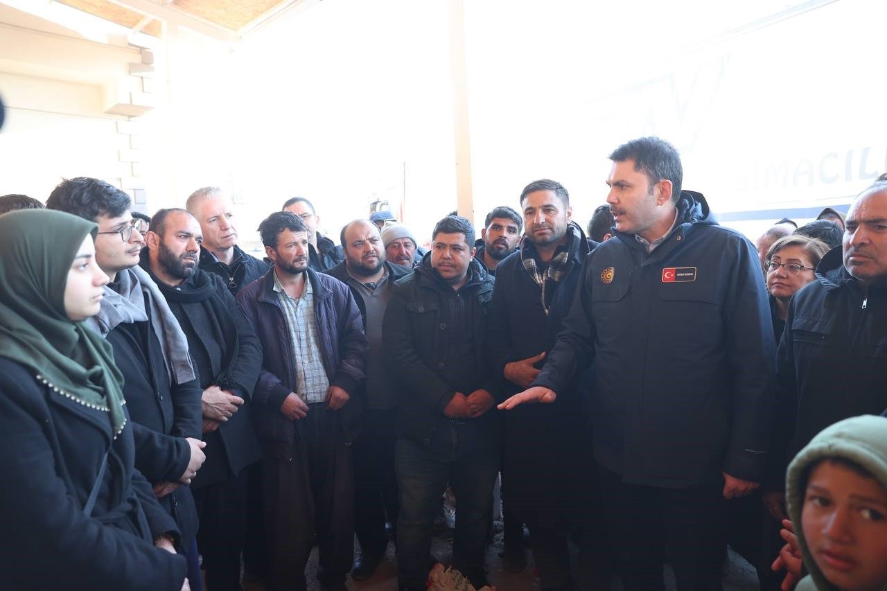 Çevre, Şehircilik ve İklim Değişikliği Bakanı Kurum: "Devlet-millet el ele inşallah bu afetin altından kalkacak"