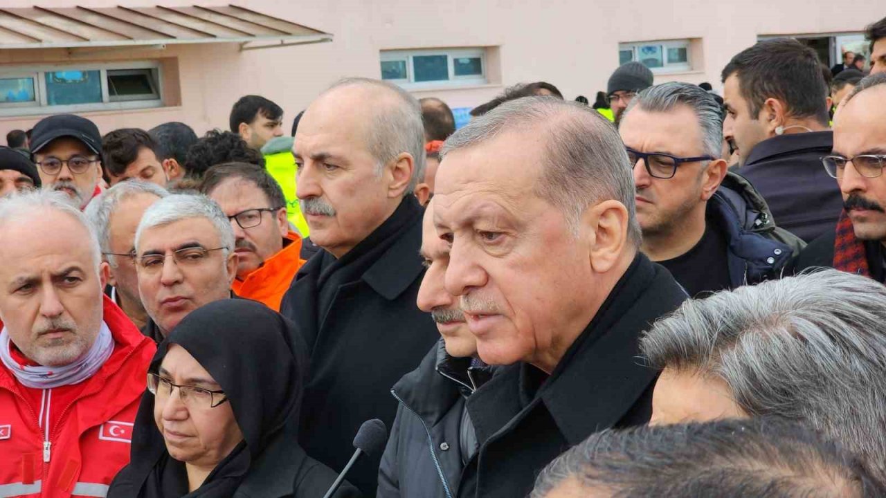 Cumhurbaşkanı Erdoğan, depremde can kaybı sayısının 18 bin 991’e yükseldiğini açıkladı.