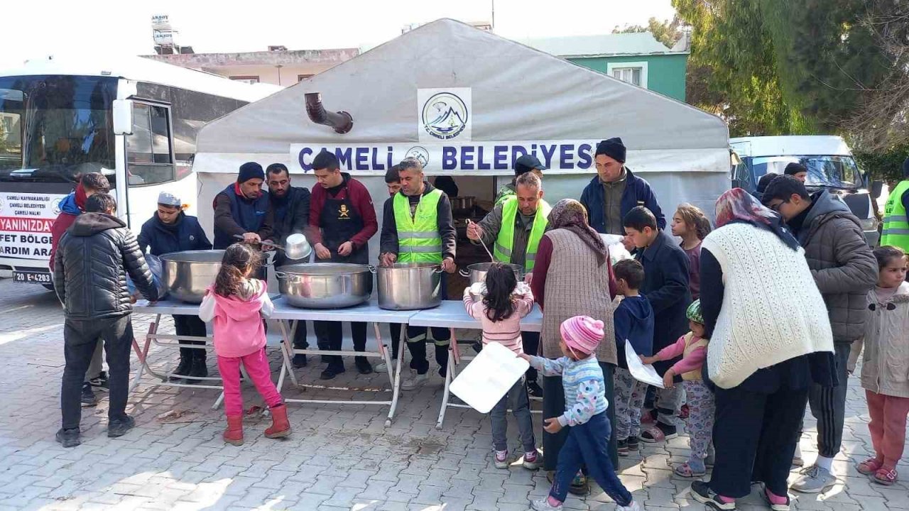 Çameli Belediyesi’nin sahra mutfağı Hatay’da hizmete başladı