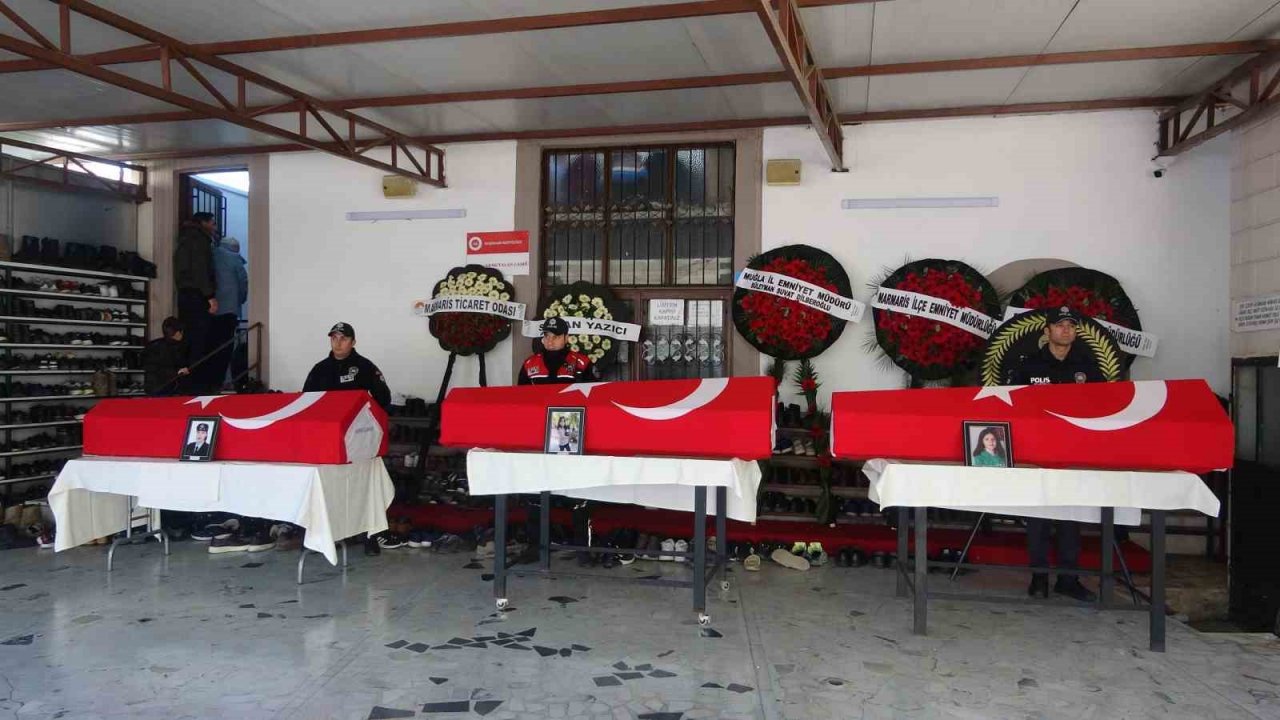 Depremde hayatını kaybeden polis memuru anne ve iki kızı Marmaris’te toprağa verildi