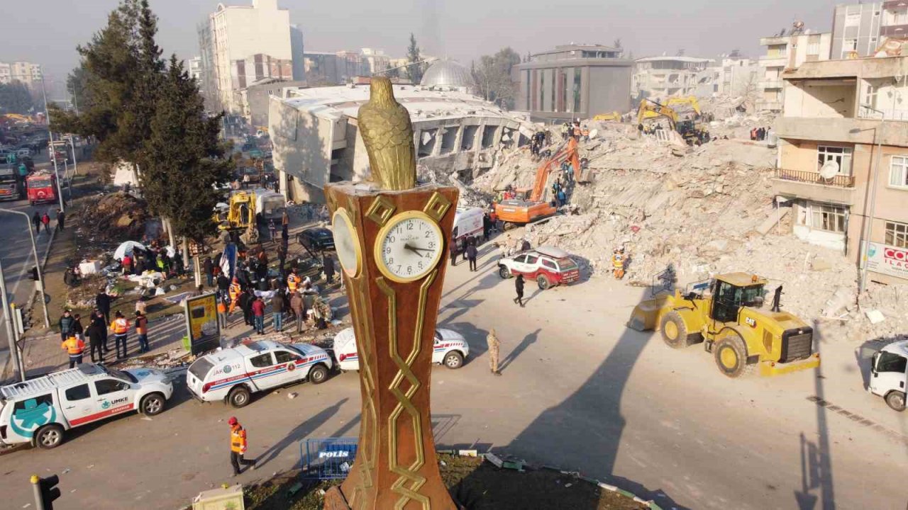 Adıyaman’da saatler 04.17’de durdu