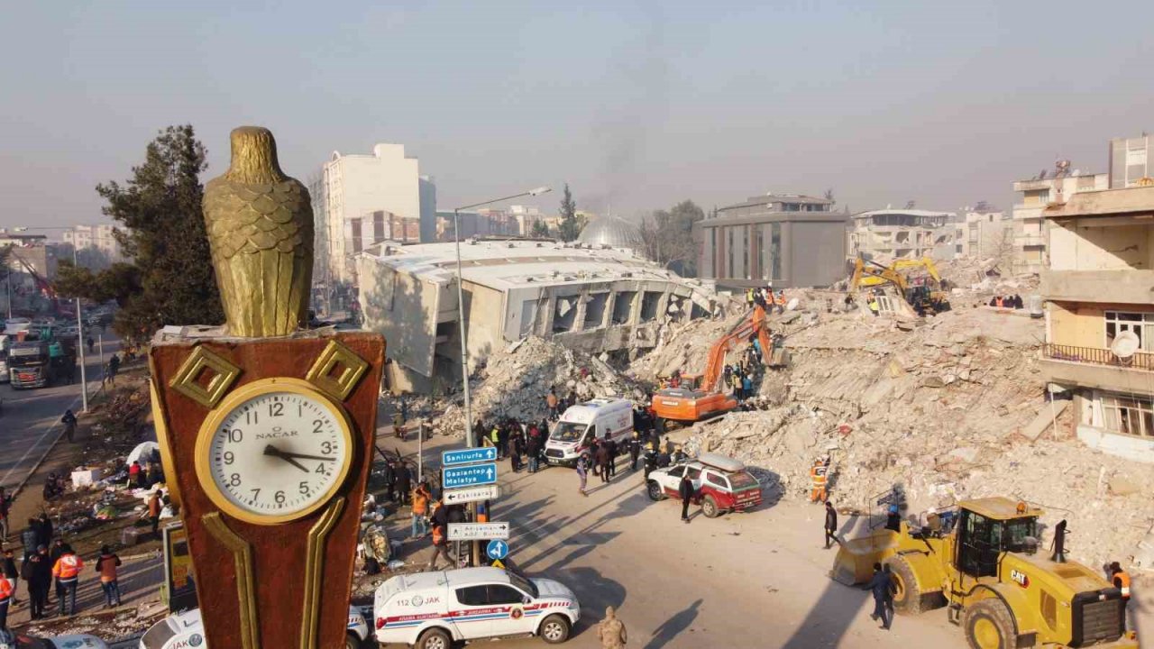 Adıyaman’da saatler 04.17’de durdu