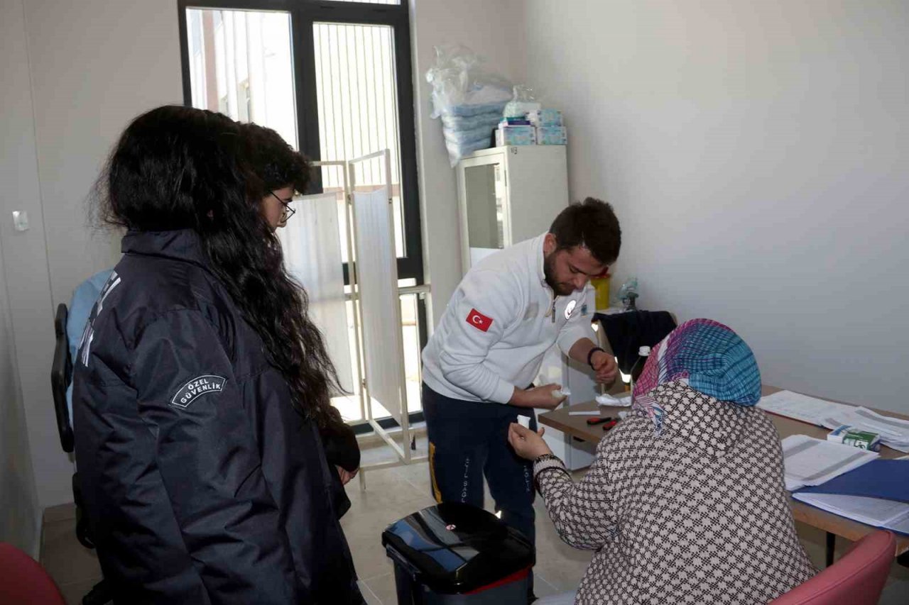 Depremzedeler Fethiye’deki yurda yerleştirildi