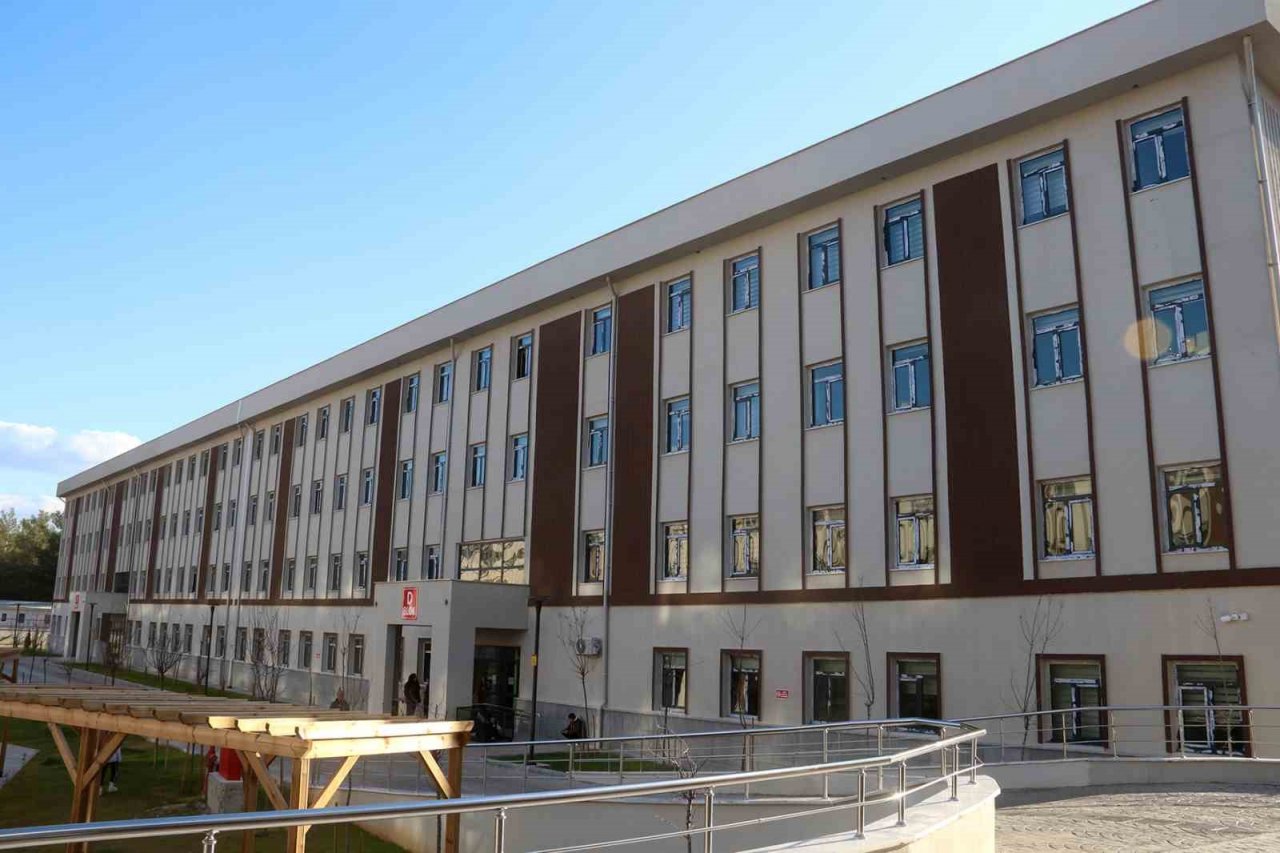 Depremzedeler Fethiye’deki yurda yerleştirildi