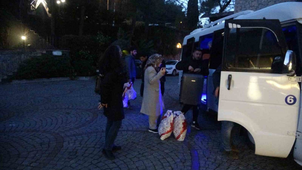 Depremzedeler Marmaris’te otellerde ağırlanıyor