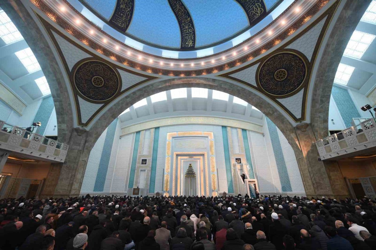 Camilerde Kahramanmaraş merkezli yaşanan depremler konulu hutbe okundu