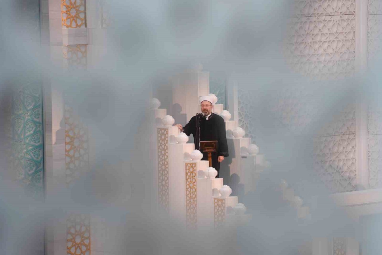 Camilerde Kahramanmaraş merkezli yaşanan depremler konulu hutbe okundu