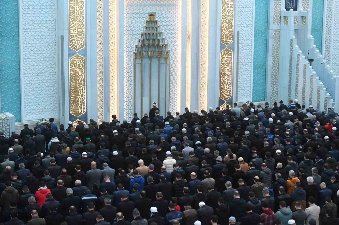 Camilerde Kahramanmaraş merkezli yaşanan depremler konulu hutbe okundu