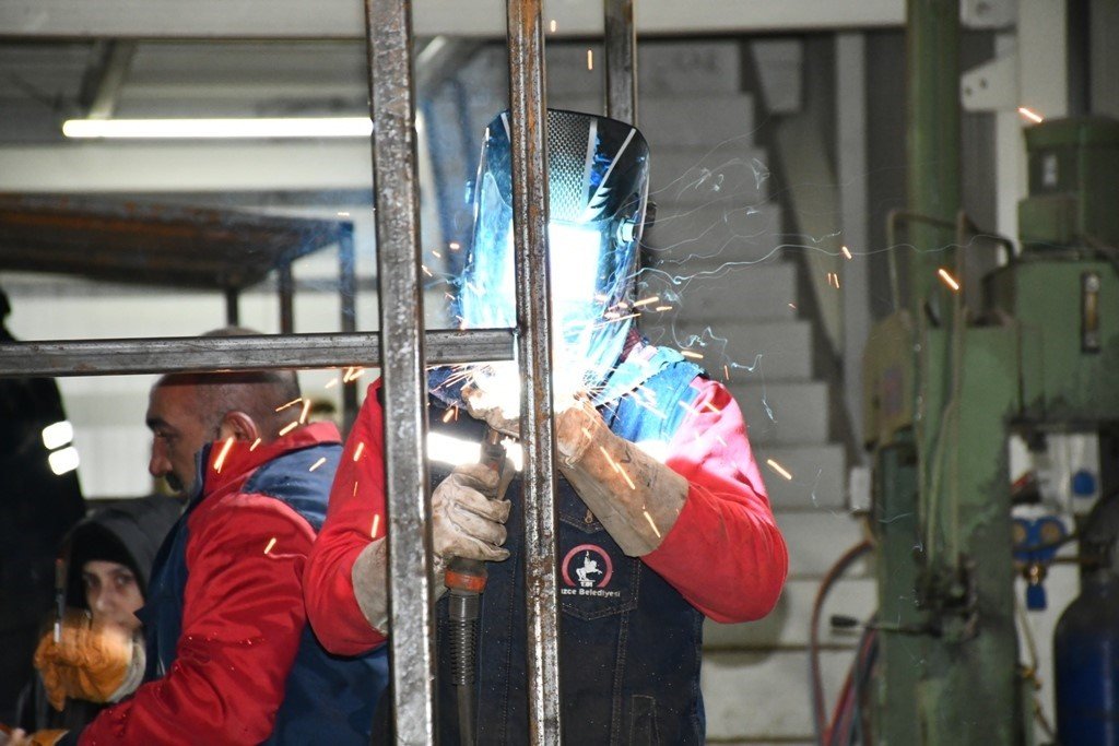 Düzce Belediyesi tuvalet ve lavabo üretimine geçti