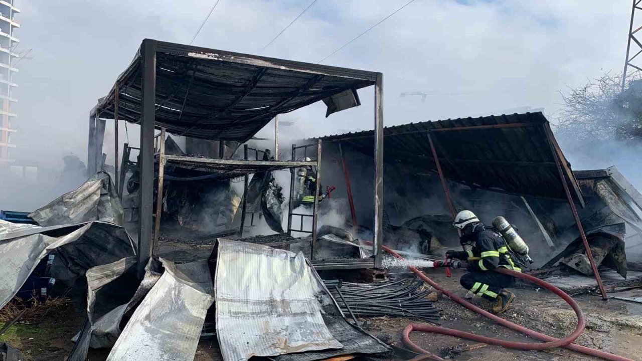 İşçilerin kaldığı 32 yataklı konteyner ev alev alev yandı