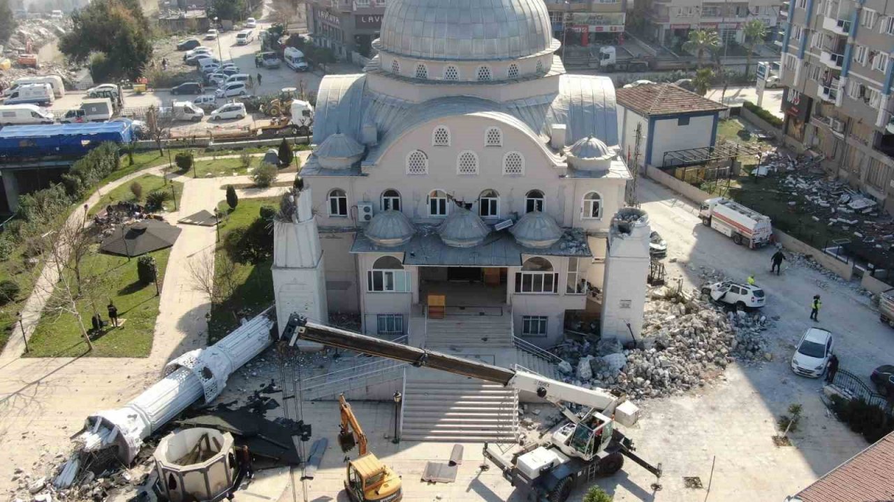 Hatay’da deprem sonrası camiler mahzun kaldı