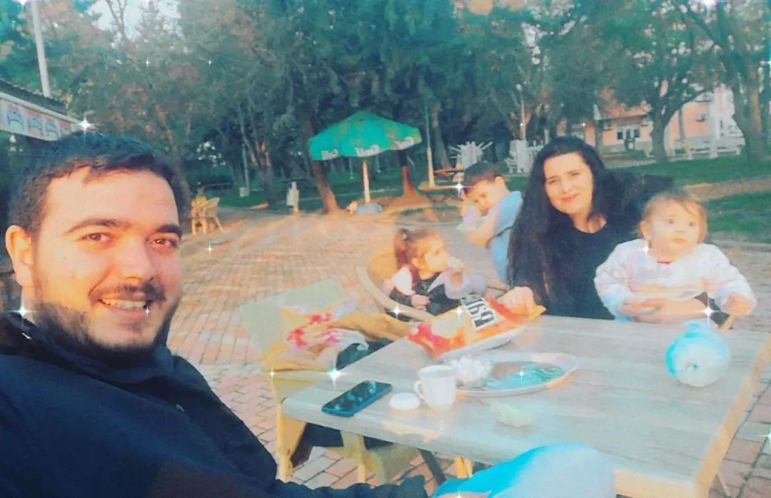 Bir aile yok oldu, tabutları yan yana dizildi