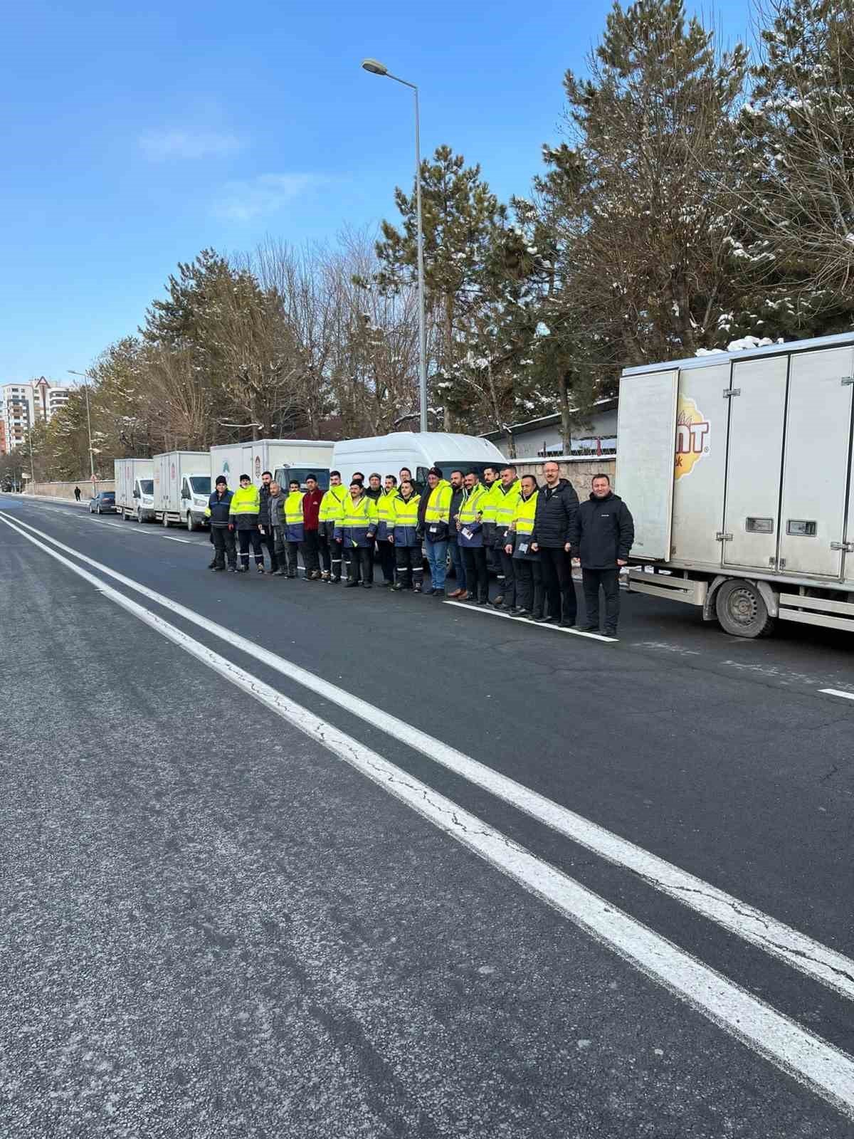 Başkan Büyükkılıç: "Kahramanmaraş’a 10 araç, 20 personel ile mobil mutfak gönderdik"