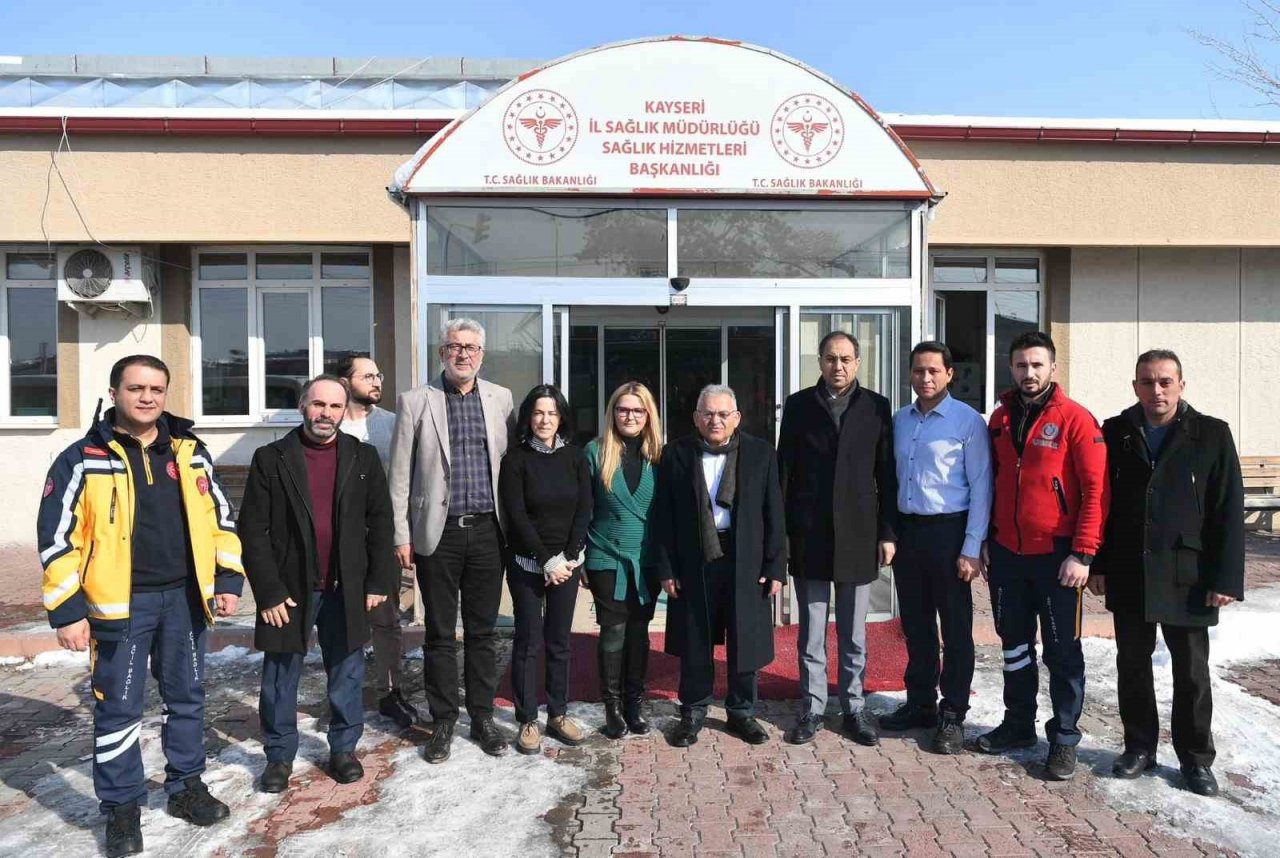 Başkan Büyükkılıç depremzedeleri hastanede ziyaret etti