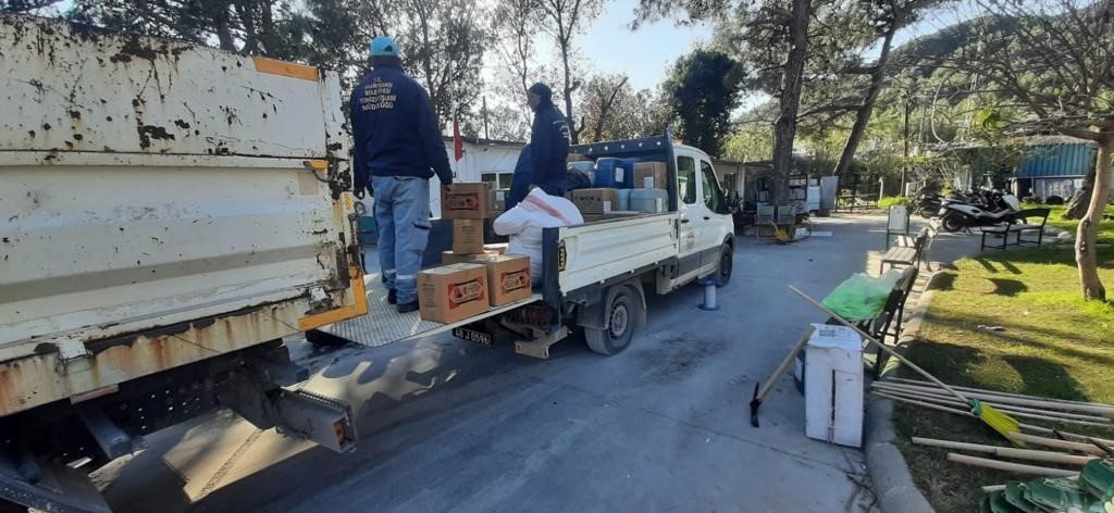 Marmaris’ten deprem bölgesine temizlik desteği