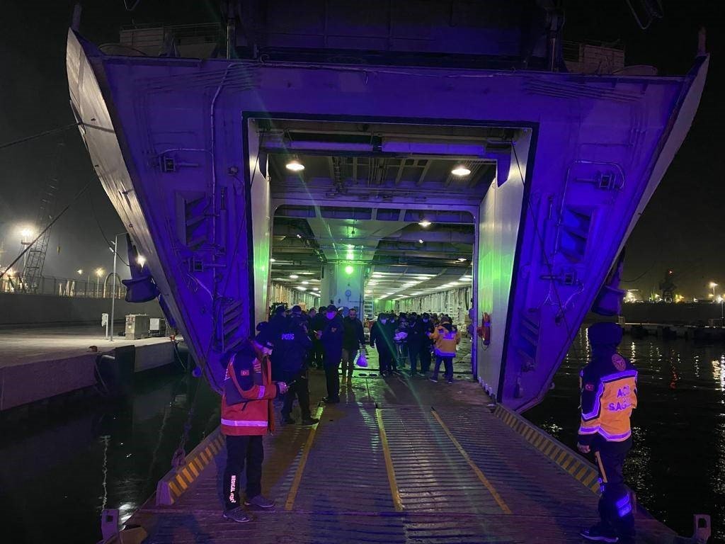 TCG İskenderun yaralı tahliyesine devam ediyor