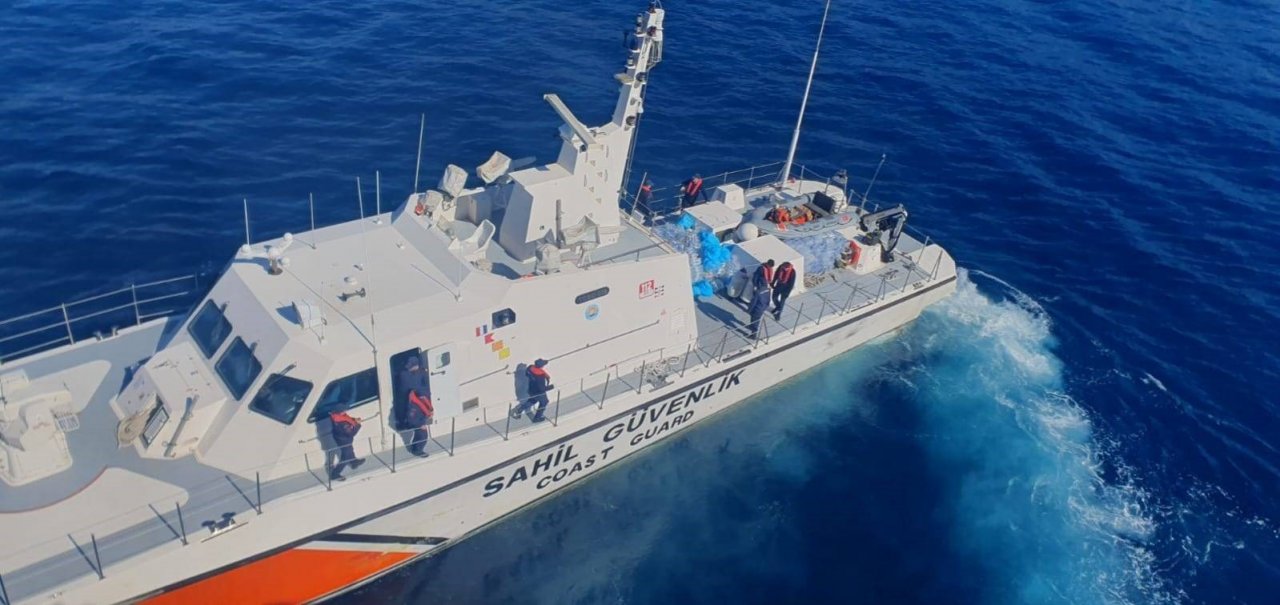 TCG Sarucabey, yardım malzemelerini Hatay’a ulaştırdı