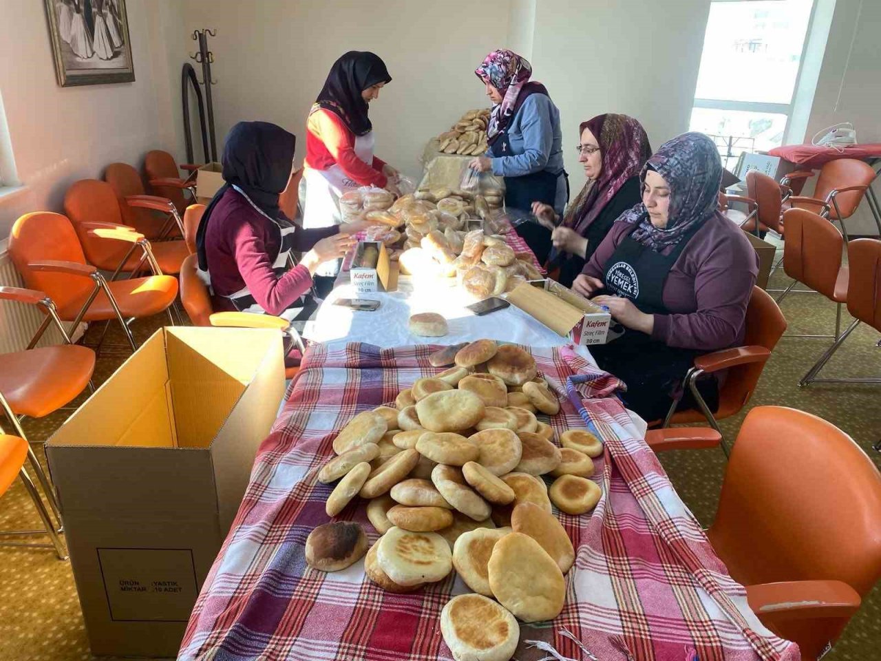 Pursaklar’ın Nene Hatunlarından deprem bölgelerine yardım eli