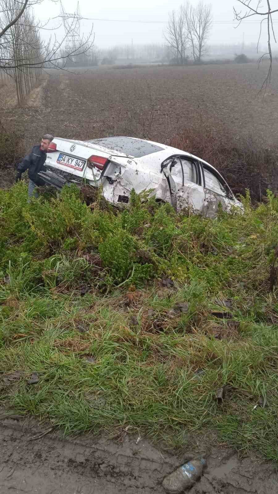 D-100’de otomobil şarampole uçtu: 1 hafif yaralı