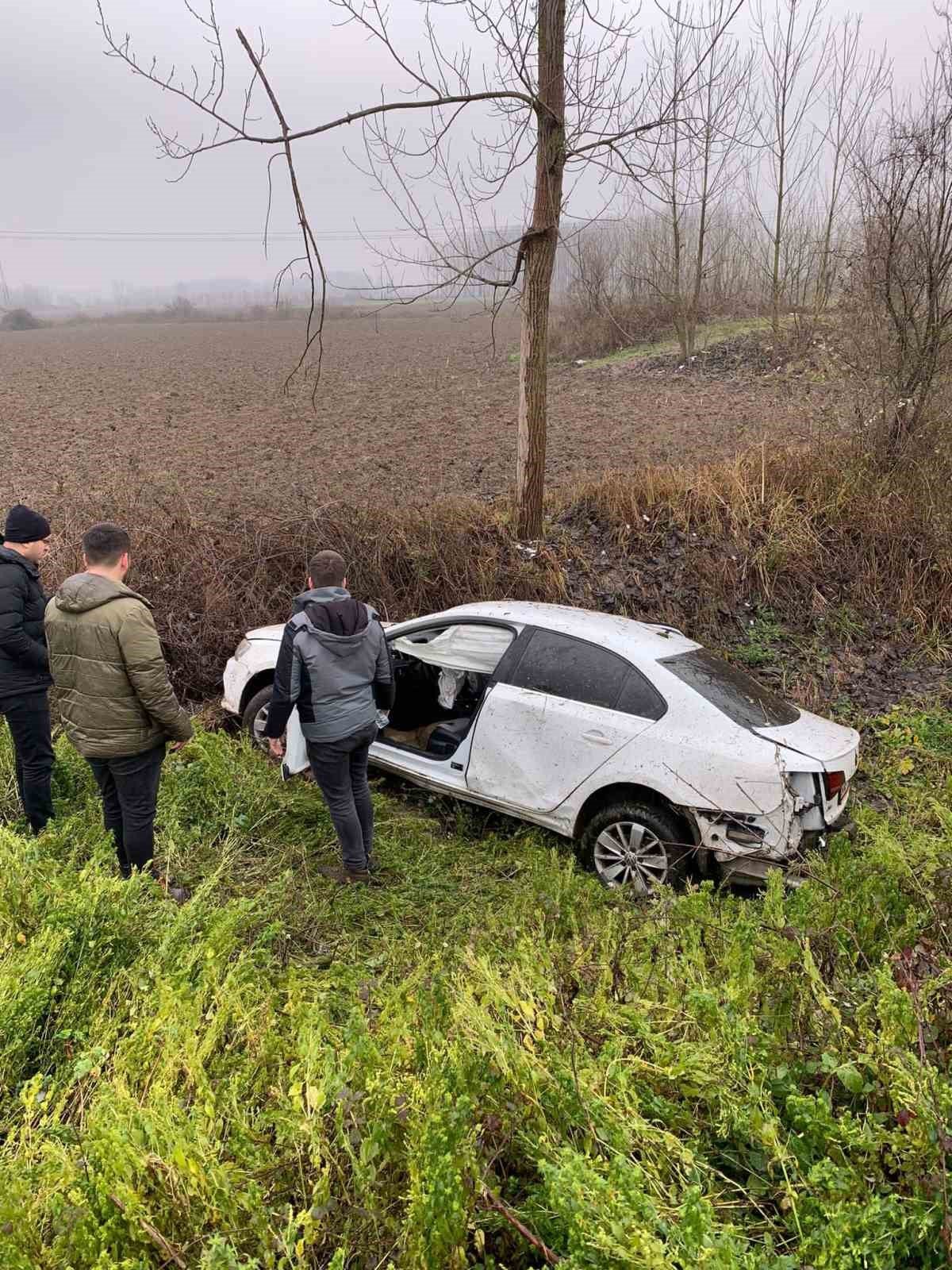 D-100’de otomobil şarampole uçtu: 1 hafif yaralı