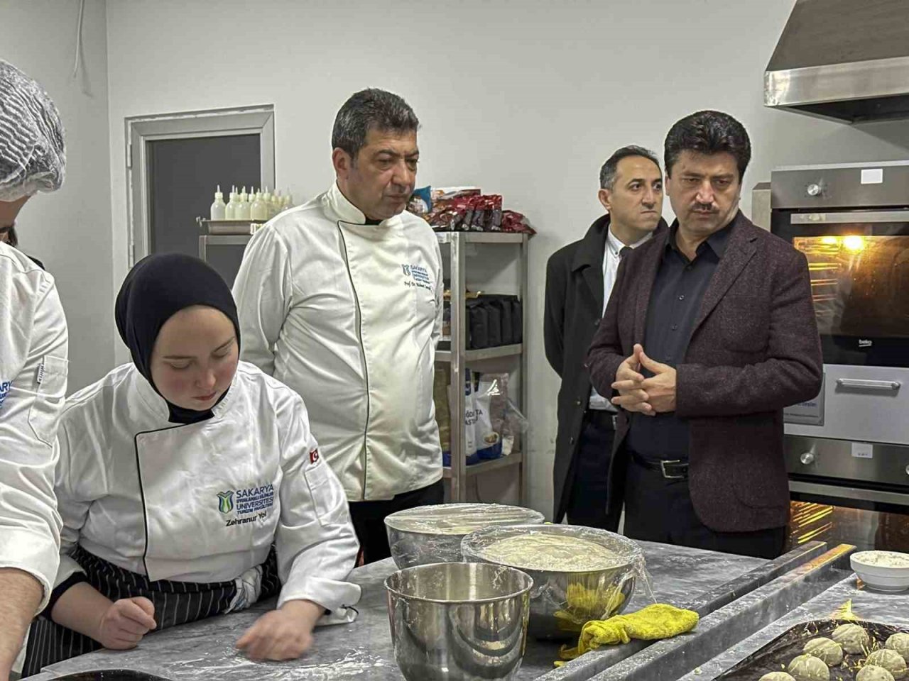 SUBÜ depremzedeler için ekmek üretimine başladı