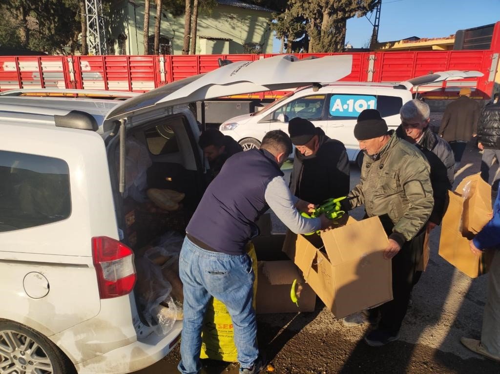 A101, deprem bölgesindeki köylere erzak yardımlarını ulaştırmaya başladı
