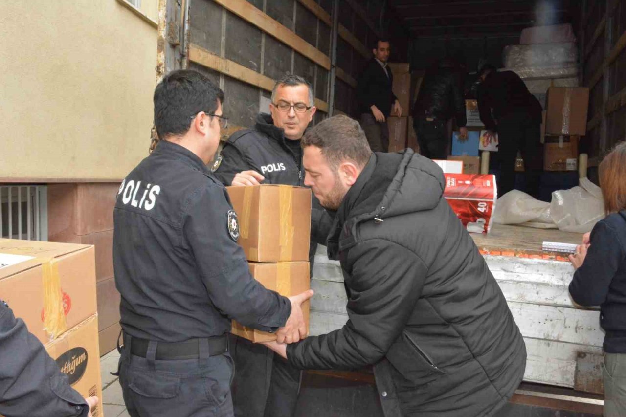 Kastamonu Emniyet Müdürlüğünden depremzedelere destek
