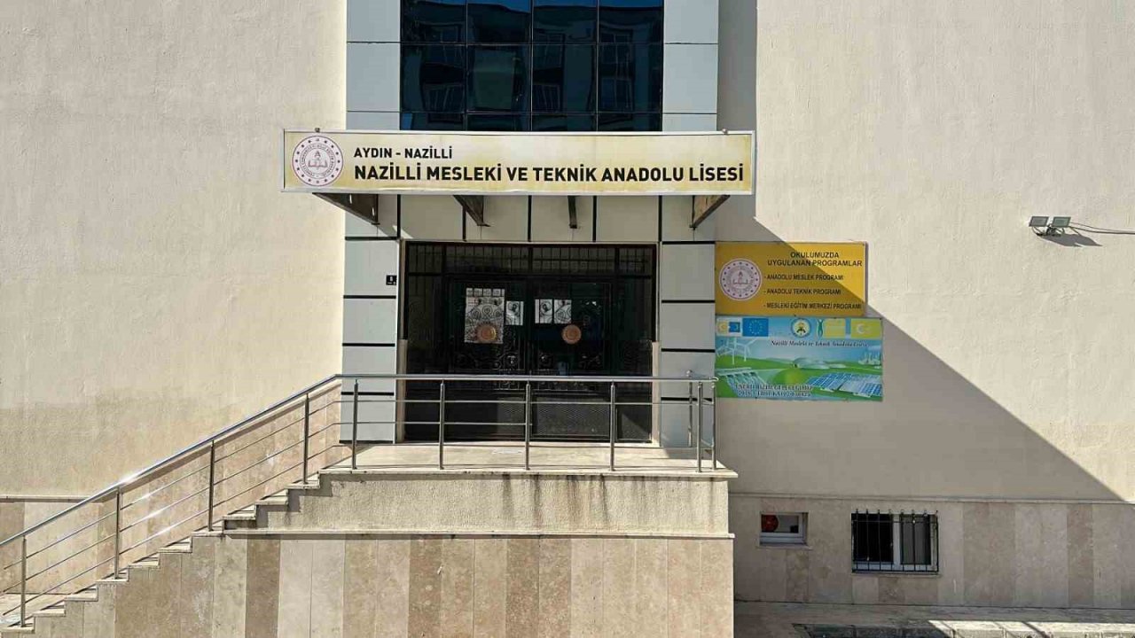 Nazilli’de meslek lisesiler depremzedeler için ünlü Bozdoğan sobası üretiyor