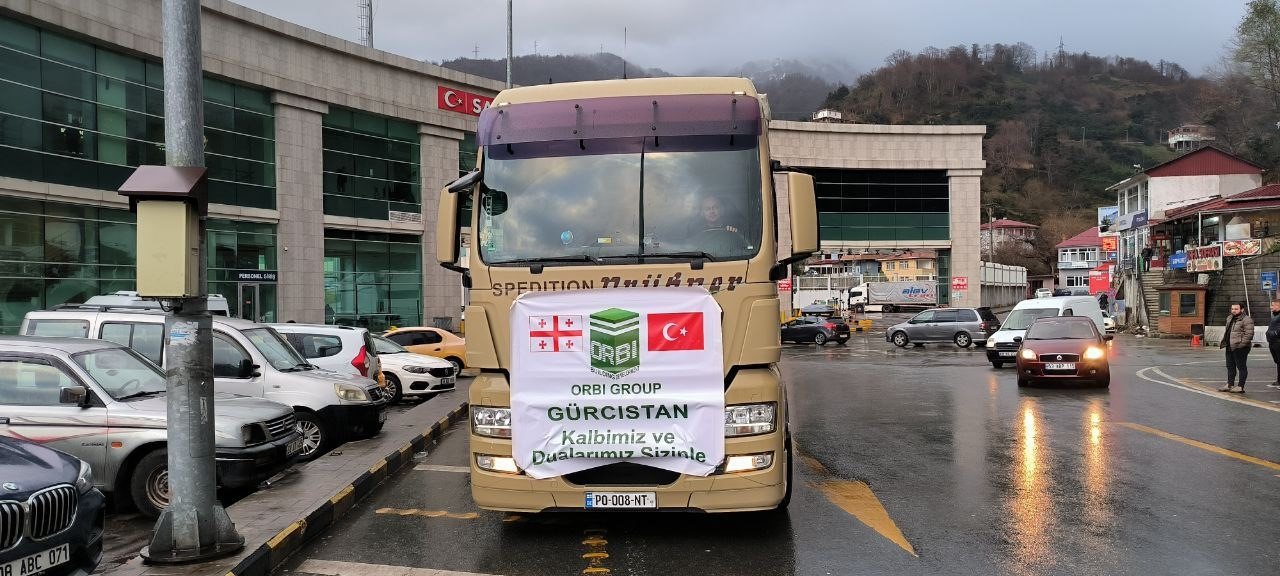 Azerbaycan ve Gürcistan’dan deprem bölgesine 80 tır yardım