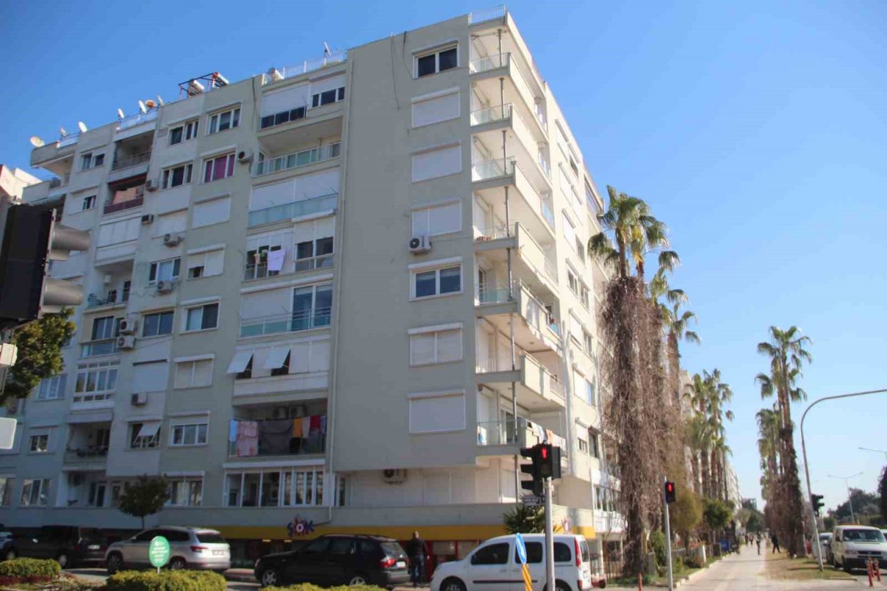 Deniz Baykal’ın Antalya’daki evinde sessizlik