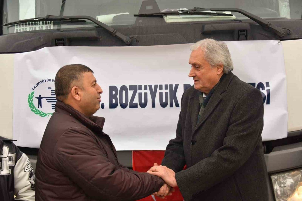 Bozüyük Belediyesi 8’inci yardım aracı yola çıktı