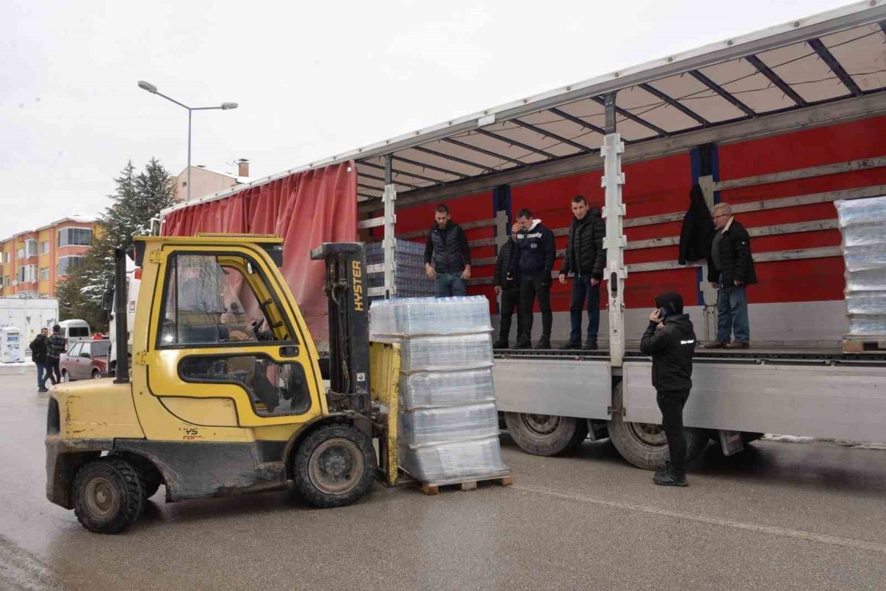 Bozüyük Belediyesi 8’inci yardım aracı yola çıktı