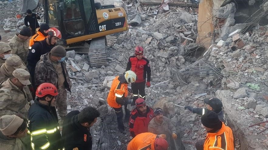 ÇAK, deprem bölgesinde arama kurtarma çalışmalarını sürdürüyor